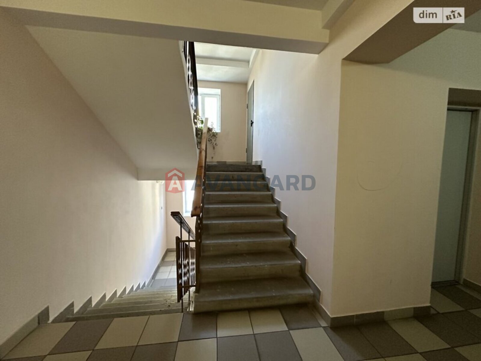 2 ����. ��������, 72/-/15 ��. �., 8/10 ���� ���� 5