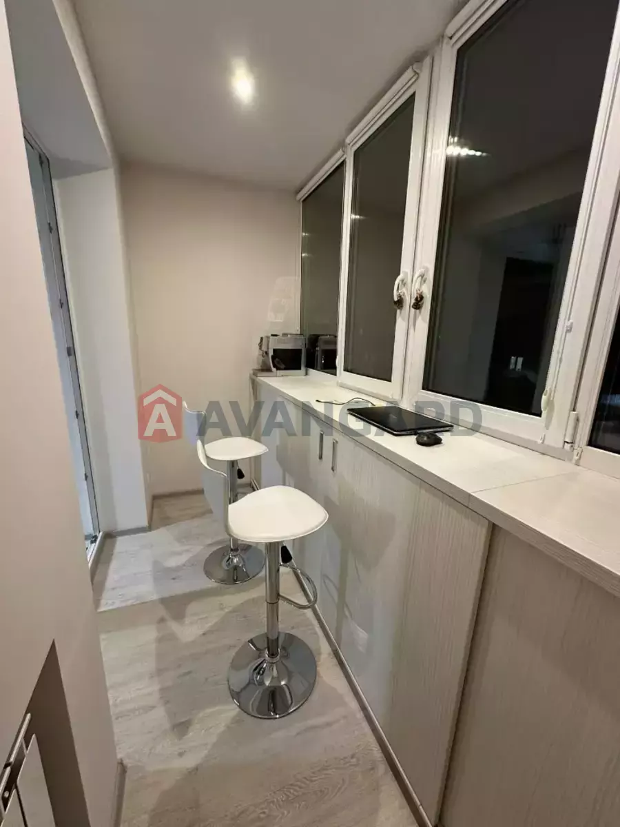 4 ��. ��������, 108/100/- ��. �., 8/17 ������ ���� 5