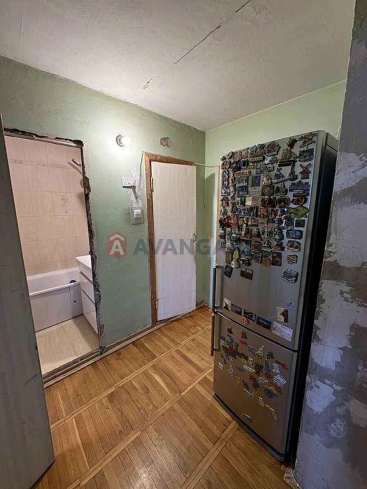 3 ����. ��������, 75/-/9 ��. �., 10/10 ���� ���� 9