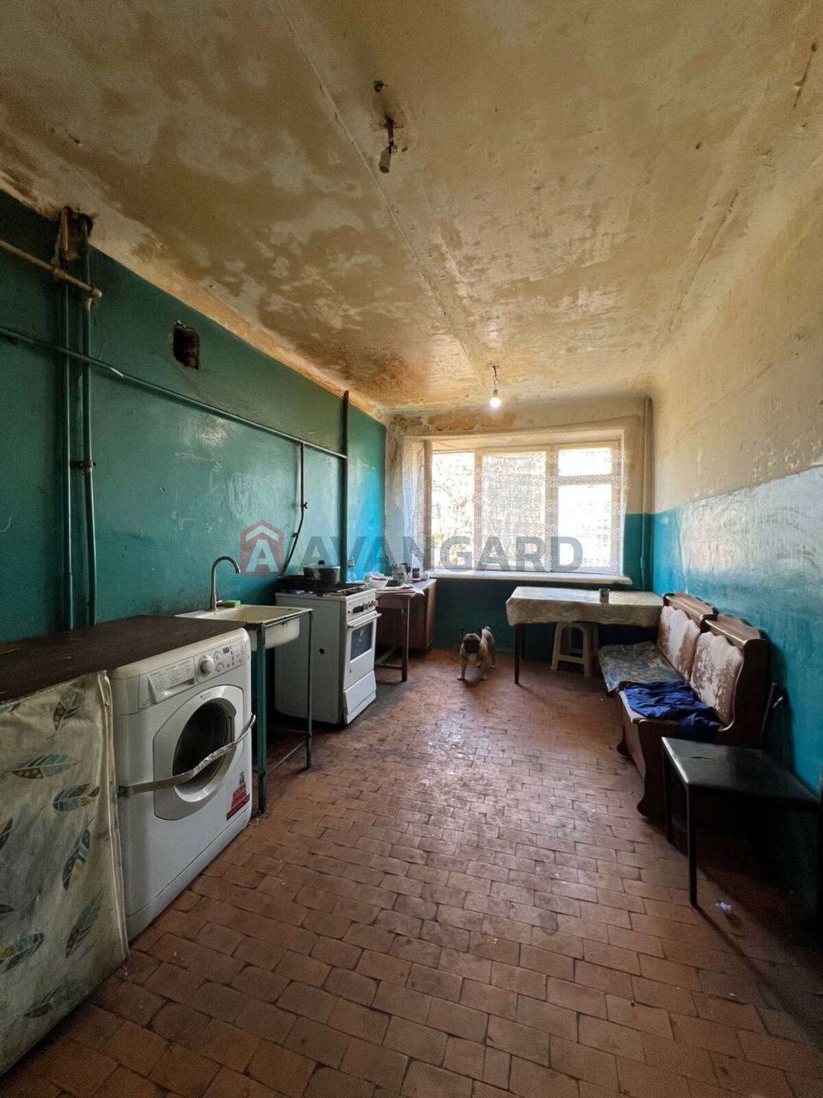 1 ��. ��������, 19/-/2 ��. �., 4/5 ������ ���� 6