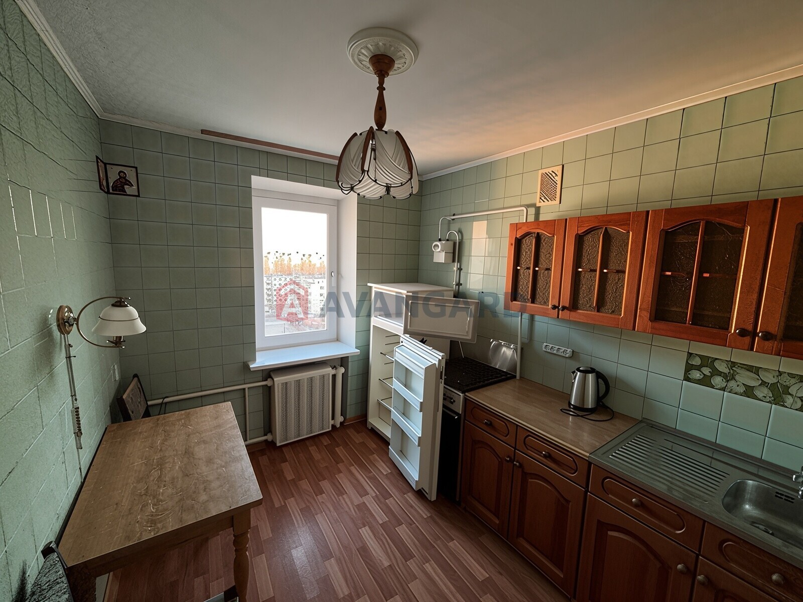 2 ��. ��������, 50/29/7 ��. �., 9/9 ������ ���� 10