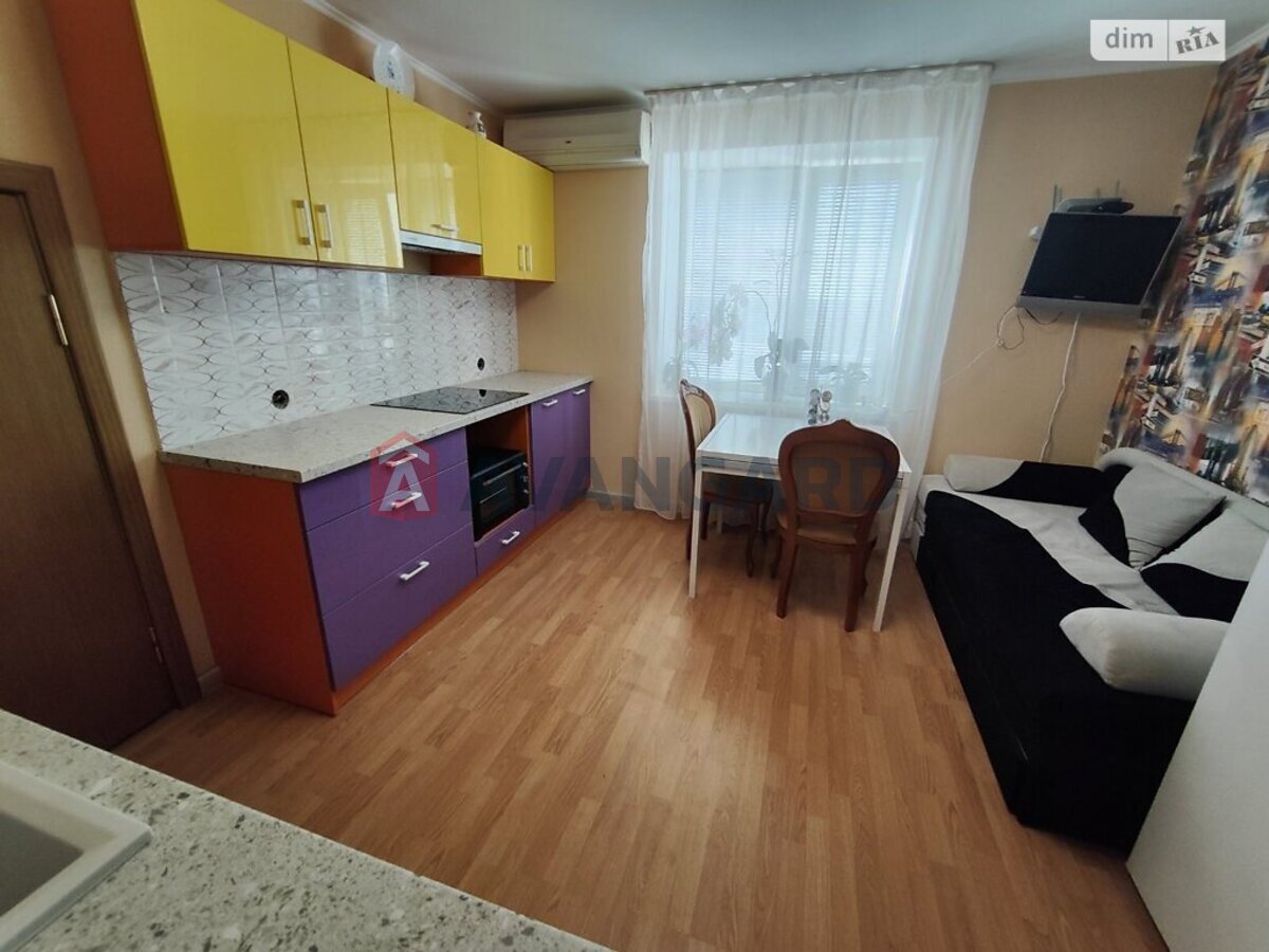 3 ��. ��������, 120/67/14 ��. �., 7/7 ������ ���� 5