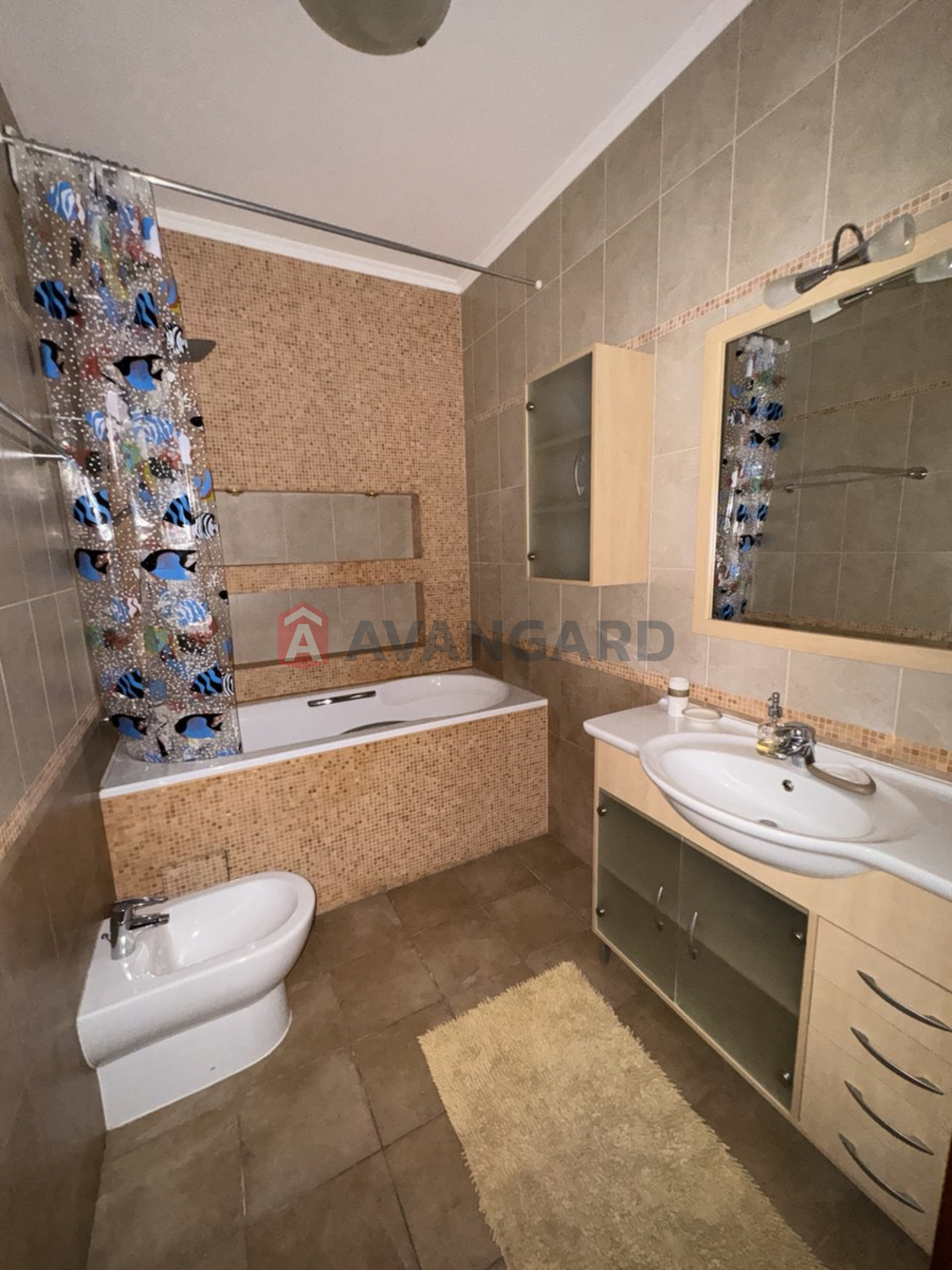 2 ��. ��������, 77/50/20 ��. �., 7/8 ������ ���� 10