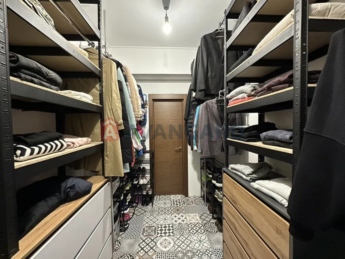 3 ��. ��������, 124/-/52 ��. �., 5/5 ������ ���� 17