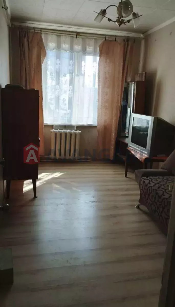 3 ��. ��������, 57/-/7 ��. �., 9/9 ������ ���� 8