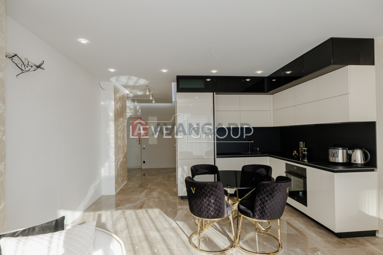 3 ��. ��������, 91/40/27 ��. �., 11/26 ������ ���� 3