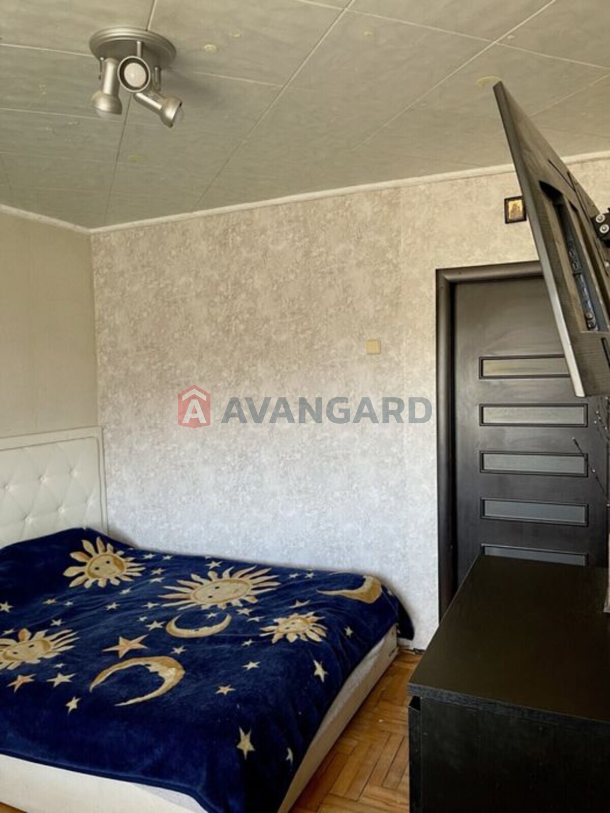 2 . , 56/-/8 . ., 8/9   2