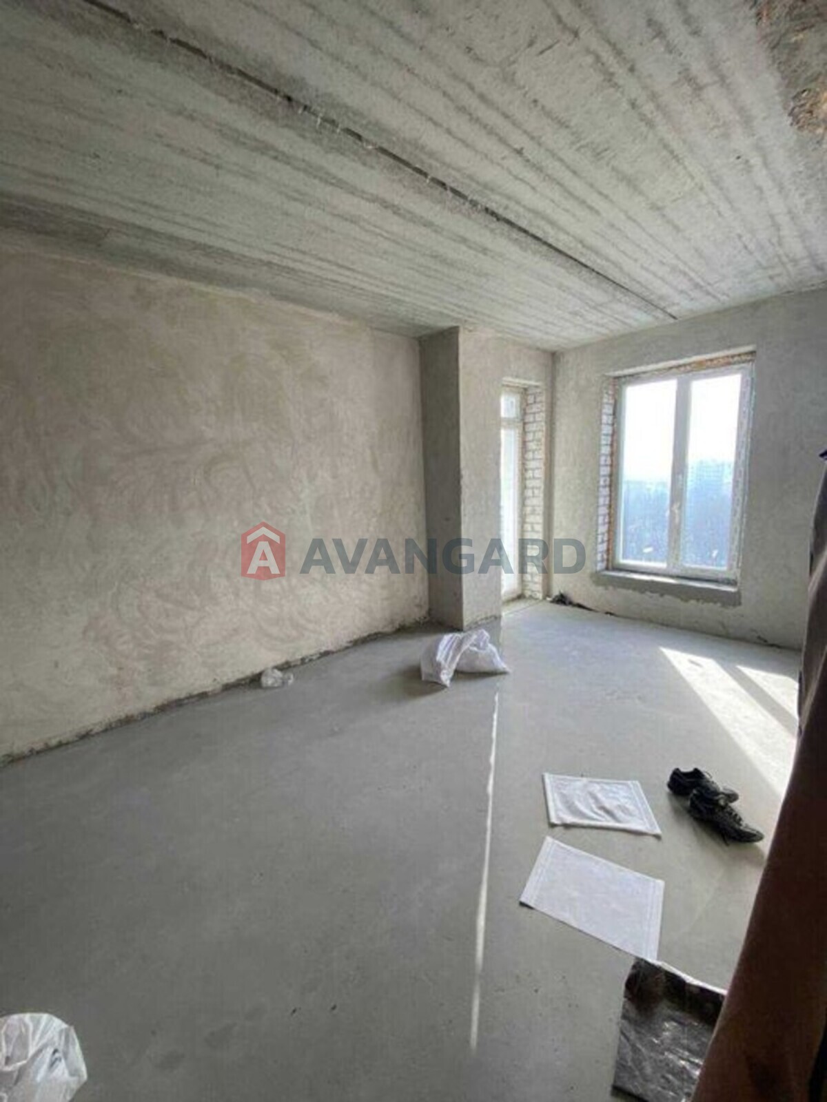 3 ��. ��������, 82/-/42 ��. �., 9/11 ������ ���� 7