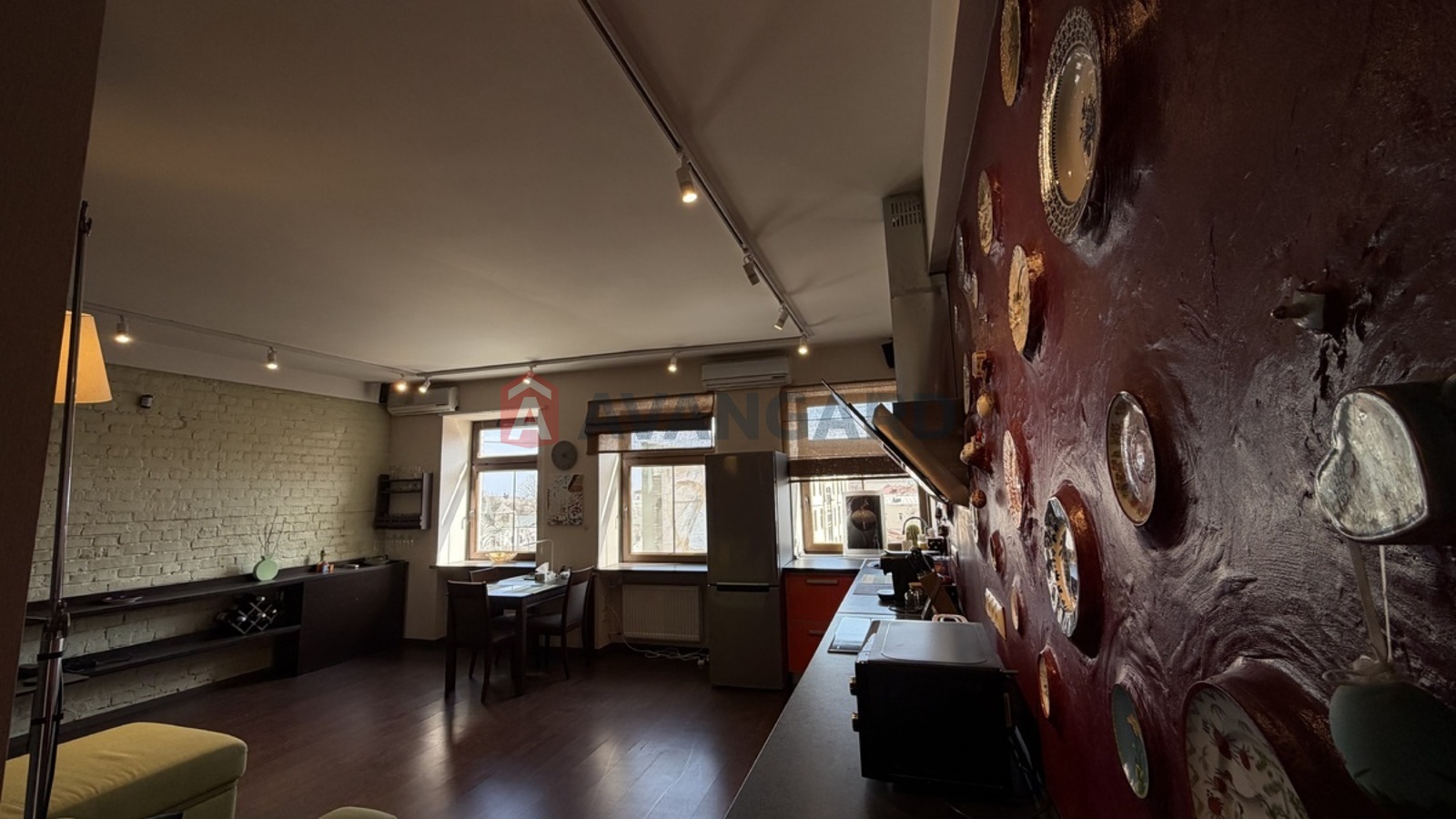 2 ��. ��������, 88/30/24 ��. �., 5/5 ������ ���� 11