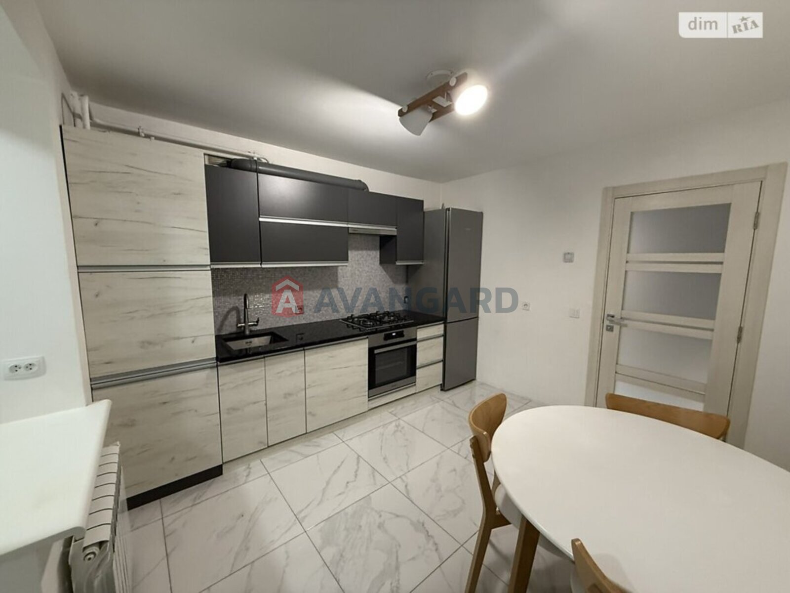 3 ��. ��������, 95/-/- ��. �., 9/10 ������ ���� 14