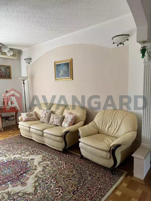 3 ��. ��������, 73/-/11 ��. �., 3/4 ������ ���� 3