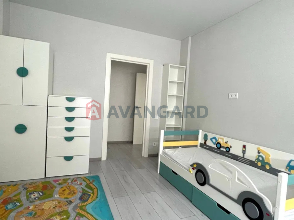 3 ��. ��������, 83/-/15 ��. �., 22/25 ������ ���� 9