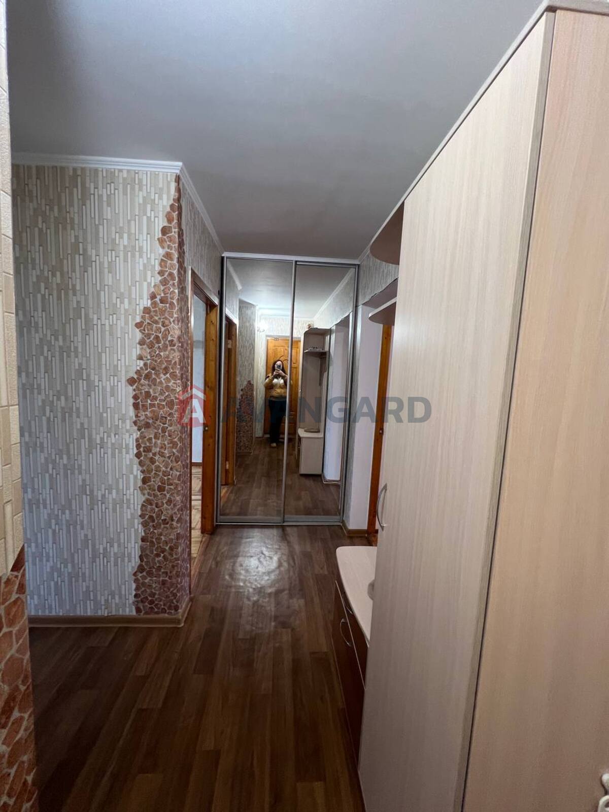 2 ����. ��������, 48/-/6 ��. �., 4/5 ���� ���� 10