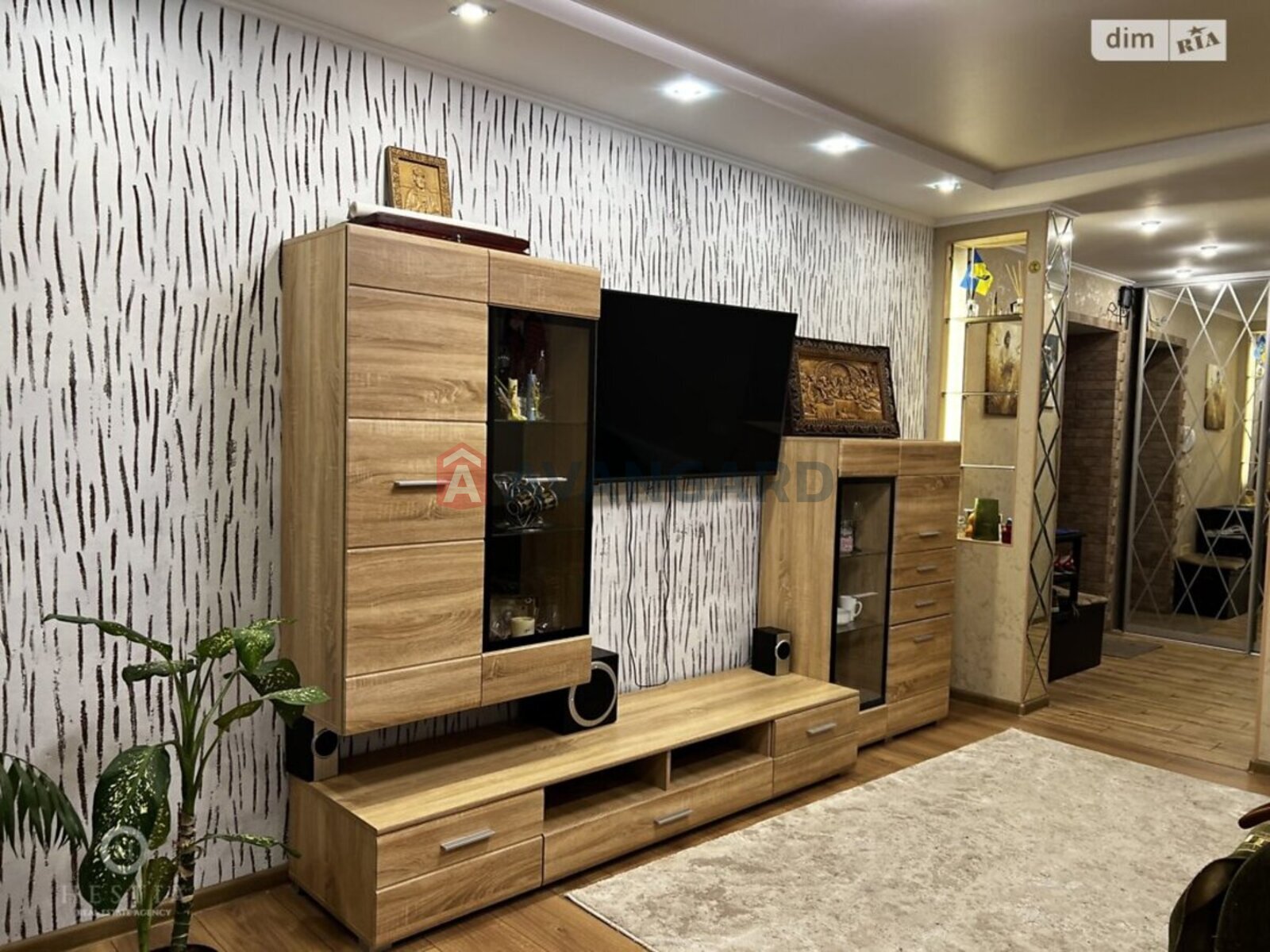 3 ��. ��������, 68/-/12 ��. �., 4/10 ������ ���� 16