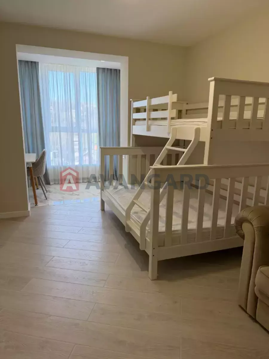 3 ��. ��������, 106/-/- ��. �., 10/18 ������ ���� 27