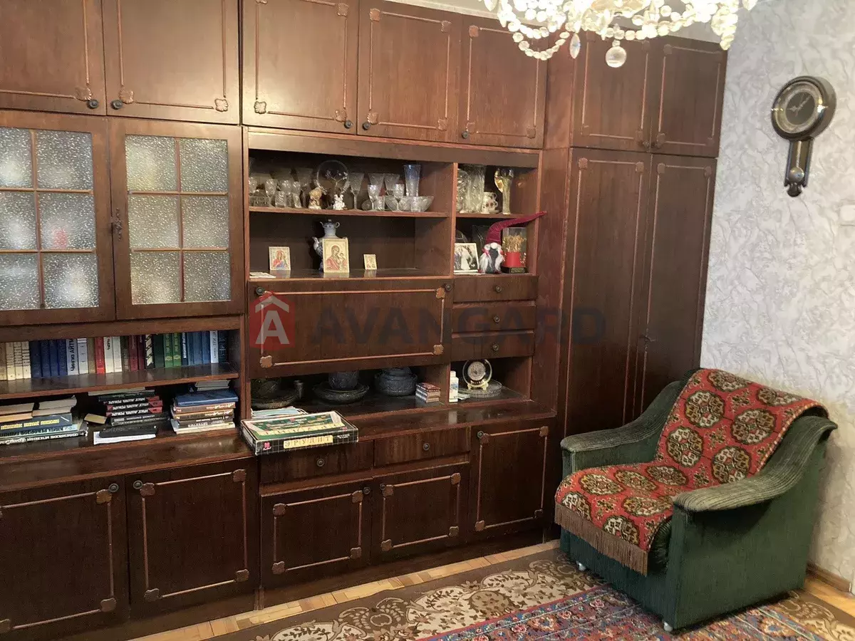 3 ��. ��������, 70/-/9 ��. �., 11/12 ������ ���� 7