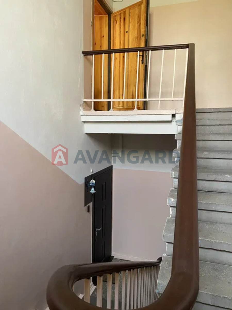 3 ����. ��������, 70/-/9 ��. �., 2/2 ���� ���� 17