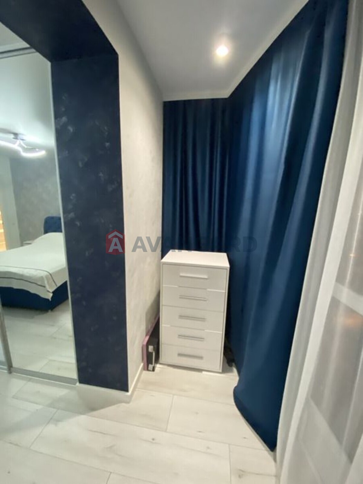 2 ��. ��������, 80/-/18 ��. �., 9/12 ������ ���� 4