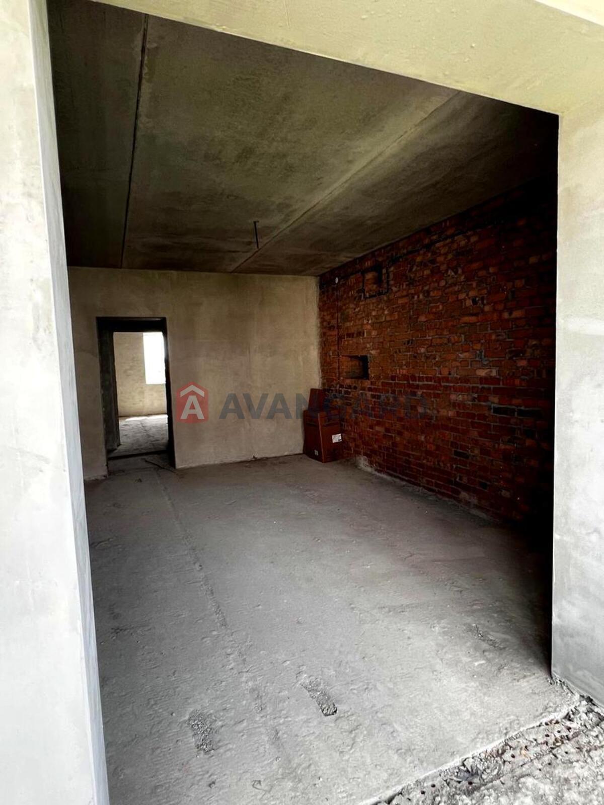 1 ��. ��������, 54/23/30 ��. �., 6/10 ������ ���� 15