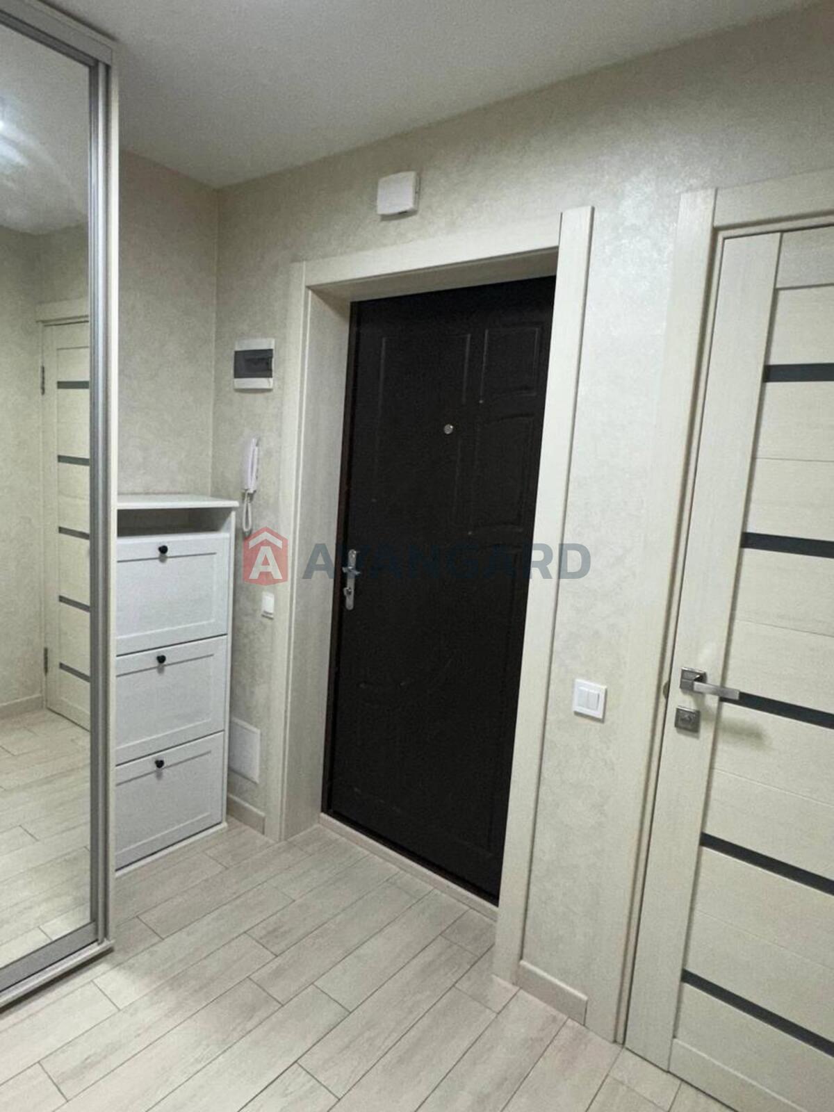 1 ����. ��������, 41,8/-/10 ��. �., 9/10 ���� ���� 5