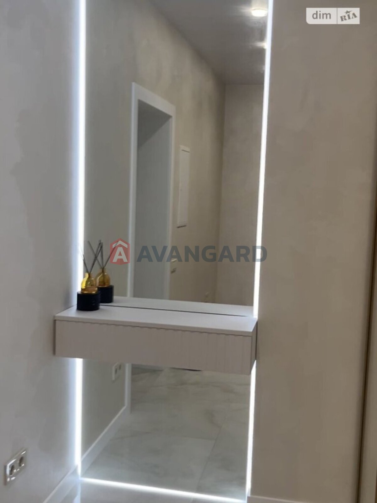 1 ��. ��������, 46/-/- ��. �., 7/10 ������ ���� 3