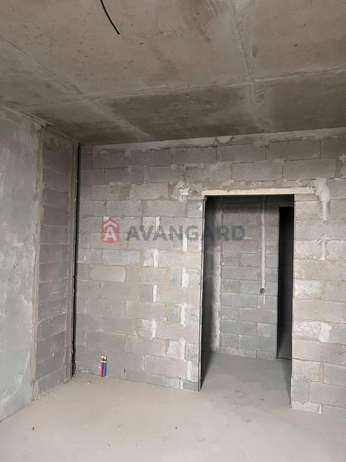 1 ��. ��������, 57/21/15 ��. �., 18/25 ������ ���� 4