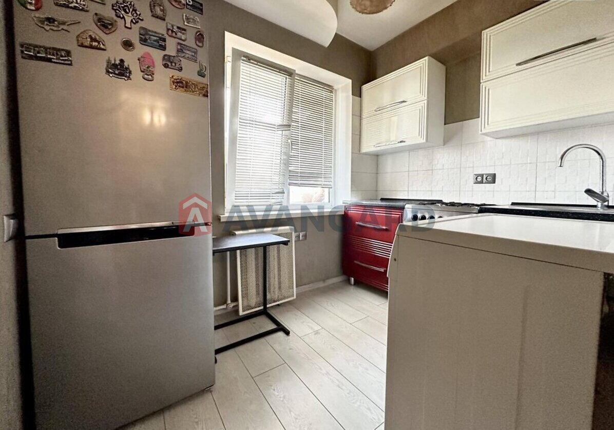 1 ��. ��������, 32/18/5 ��. �., 9/9 ������ ���� 11