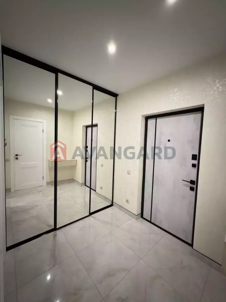 2 ��. ��������, 46/-/- ��. �., 8/10 ������ ���� 4