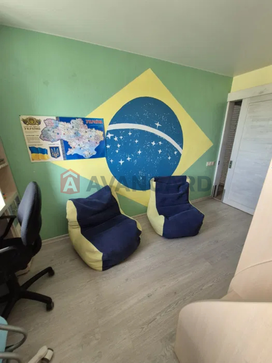 3 ��. ��������, 74/-/12 ��. �., 10/14 ������ ���� 9