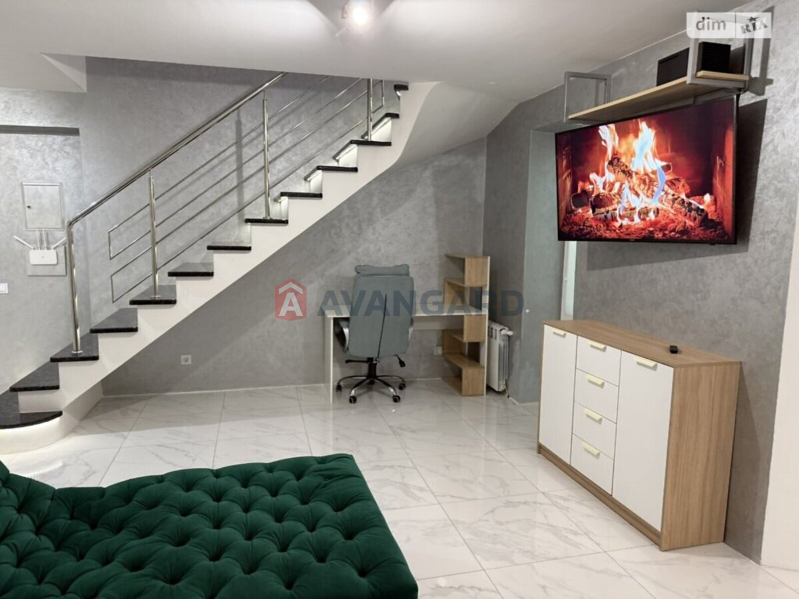 3 ��. ��������, 95/-/- ��. �., 9/10 ������ ���� 5