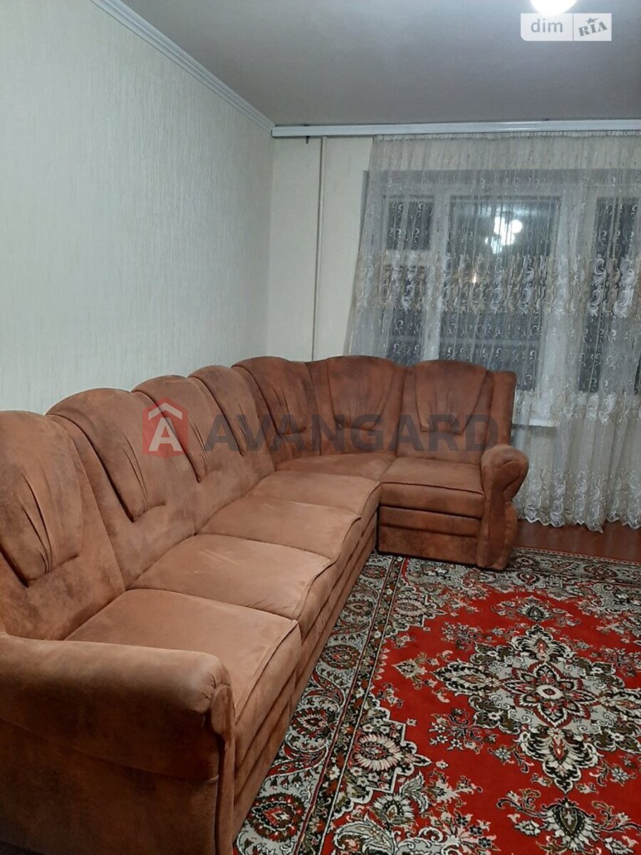 3 ��. ��������, 60/35/8 ��. �., 2/5 ������ ���� 12