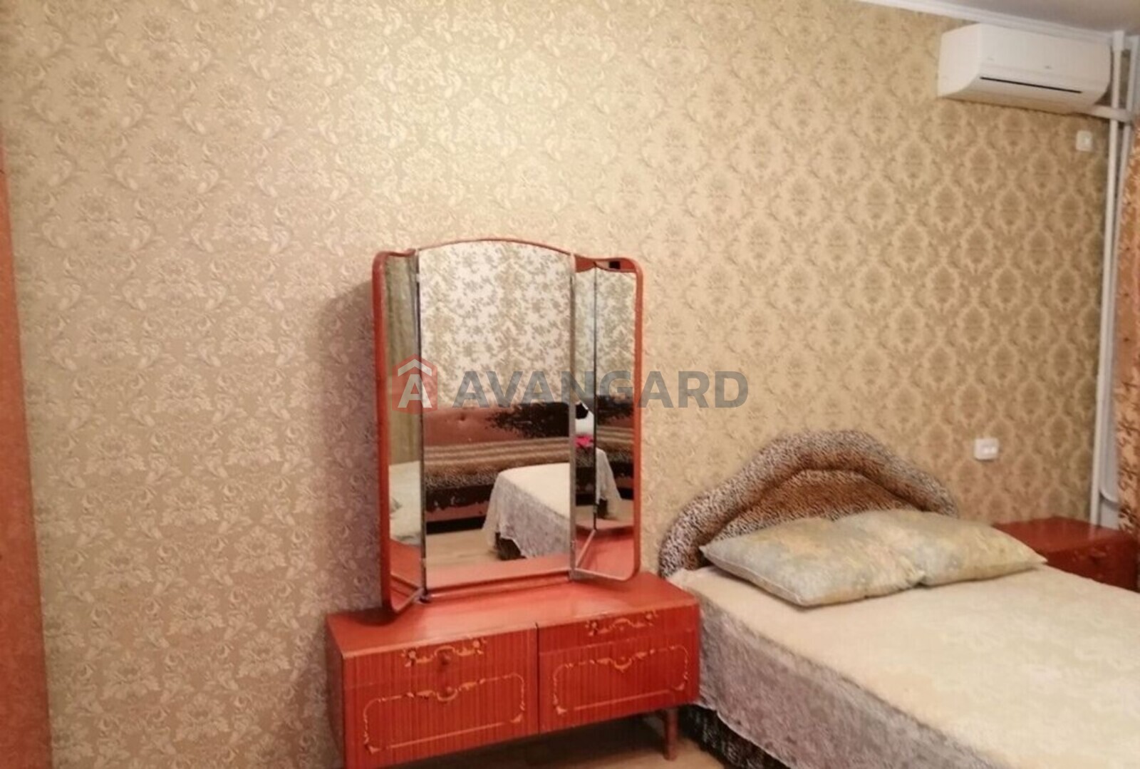 1 ����. ��������, 38/-/8 ��. �., 3/10 ���� ���� 4