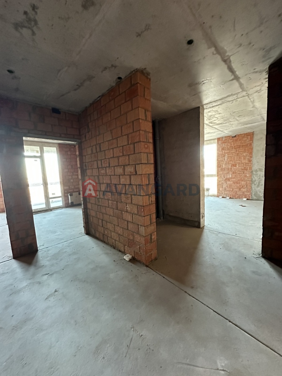 3 ��. ��������, 107/48/33 ��. �., 6/26 ������ ���� 13