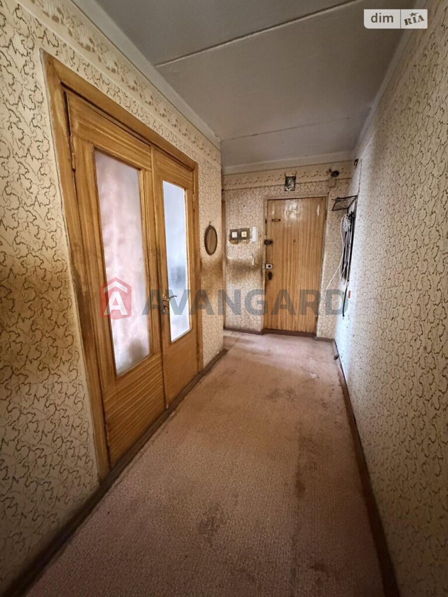 3 ��. ��������, 64/36/8 ��. �., 4/9 ������ ���� 11