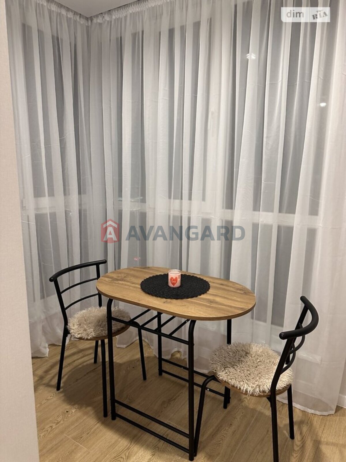 1 ��. ��������, 41/16/20 ��. �., 9/10 ������ ���� 4