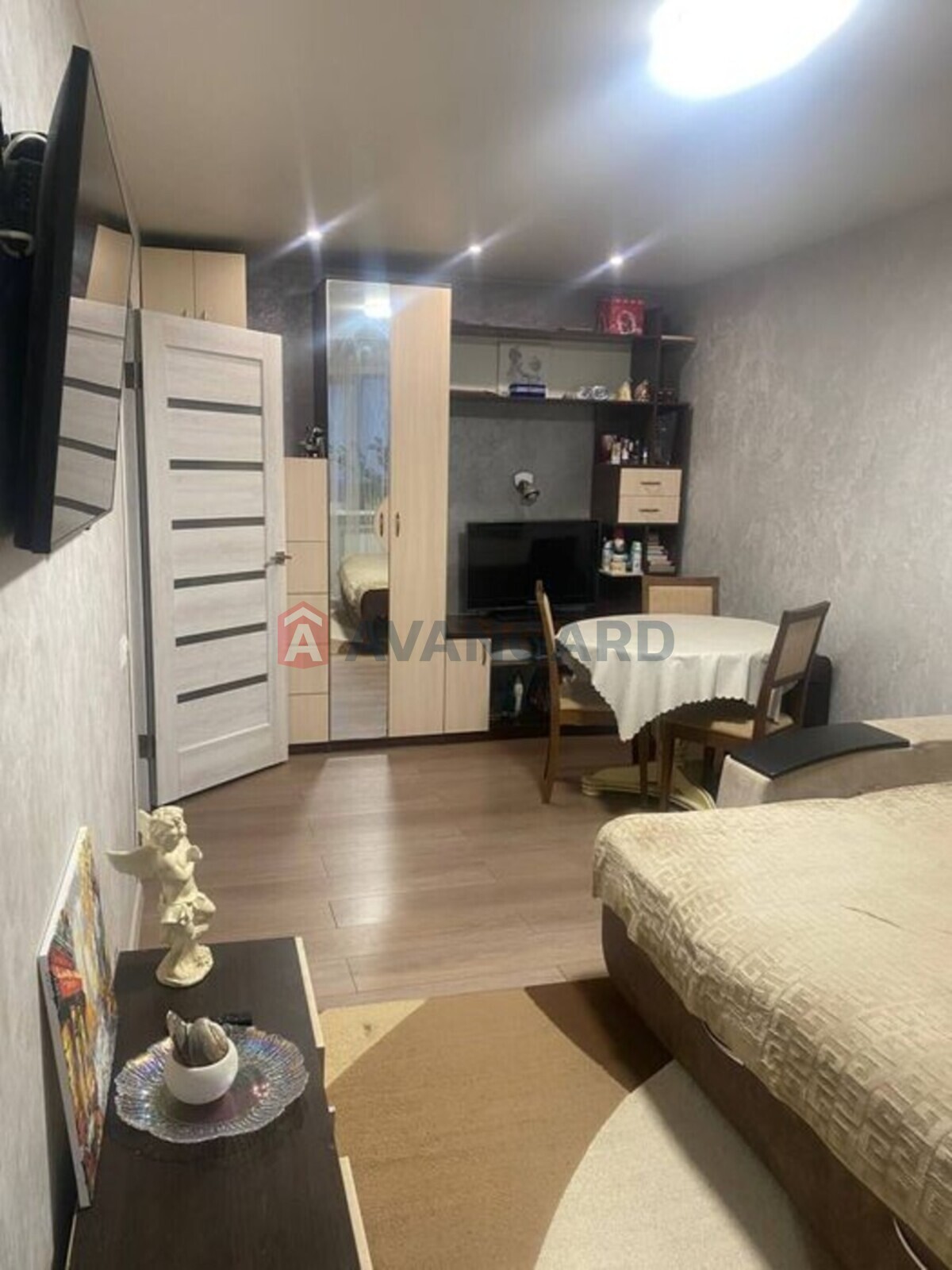 2 ��. ��������, 42/-/6 ��. �., 2/5 ������ ���� 5