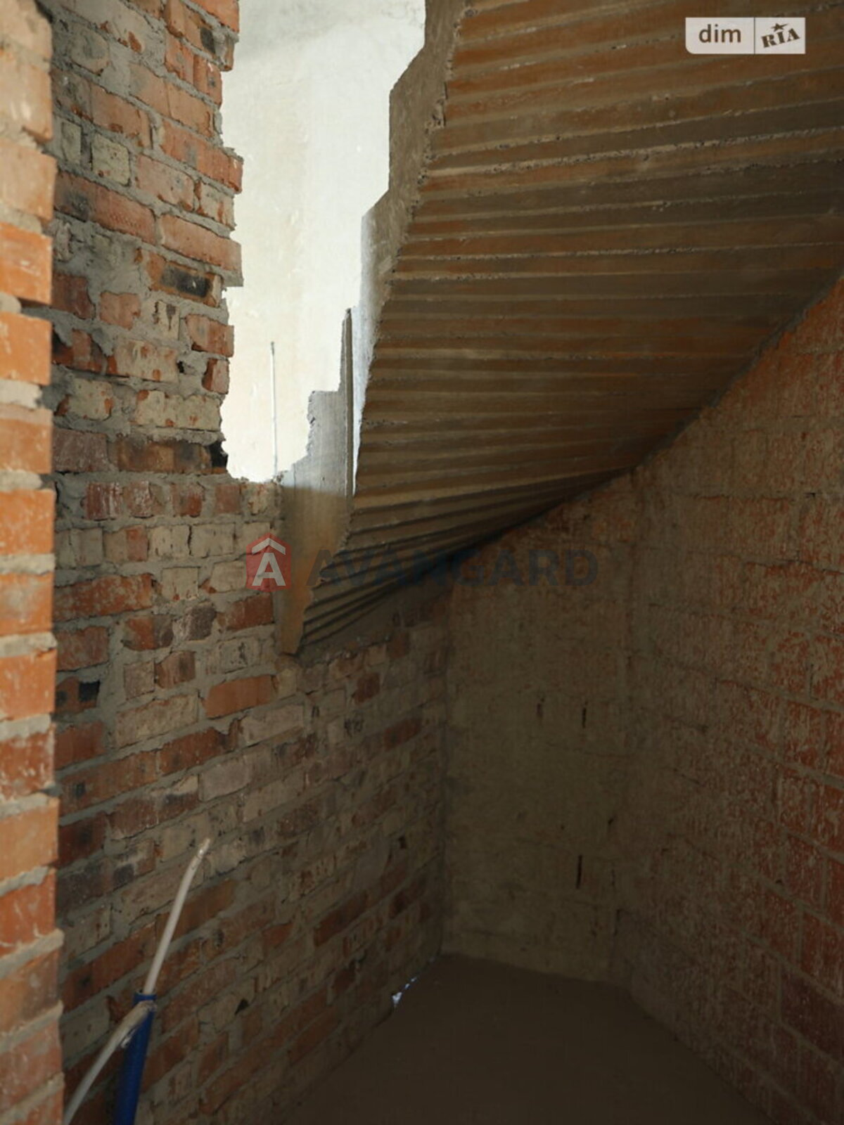 3 ����. ��������, 91/22/34 ��. �., 9/10 ���� ���� 10