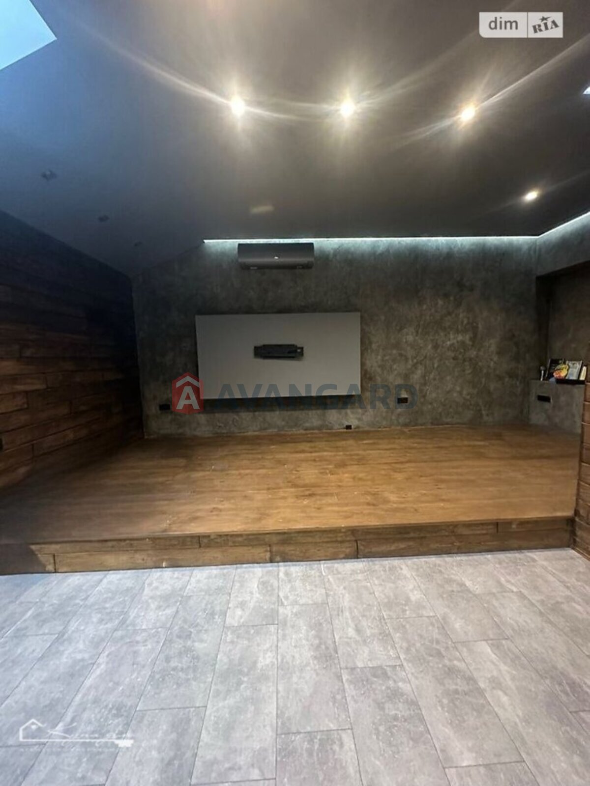 2 ��. ��������, 90/62/17 ��. �., 4/4 ������ ���� 4