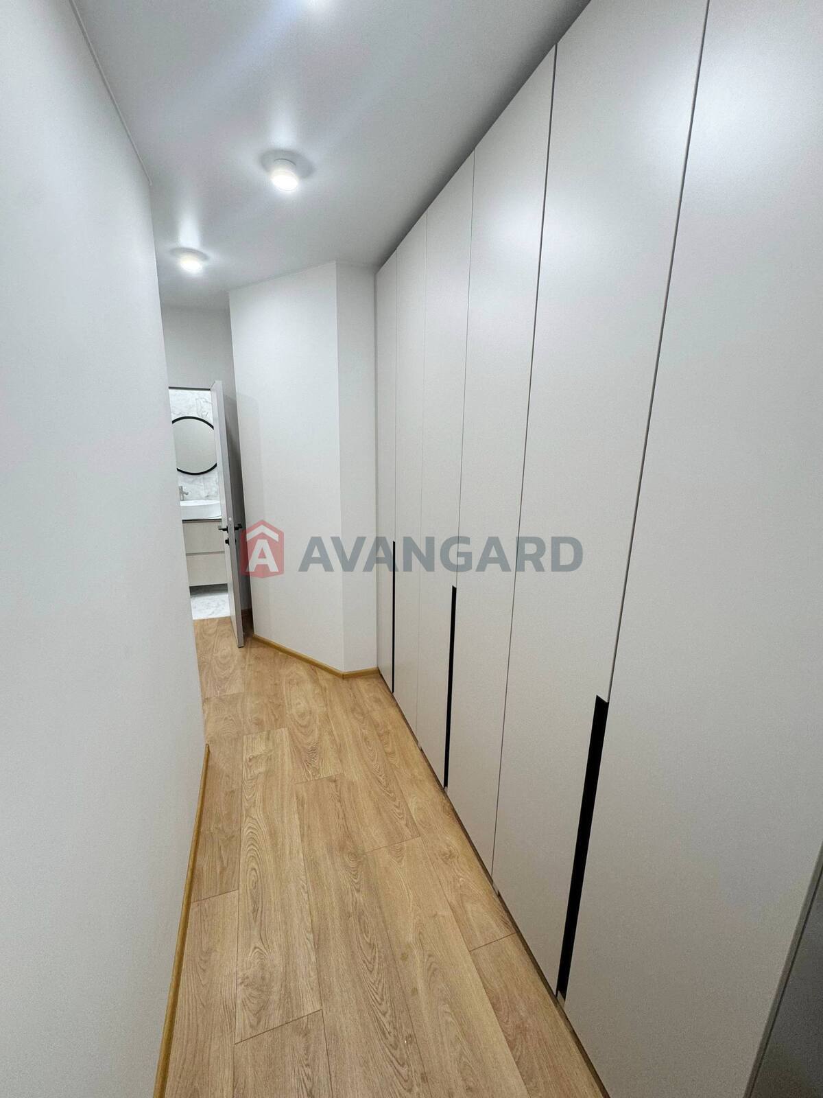 1 ��. ��������, 36/25/10 ��. �., 5/5 ������ ���� 11