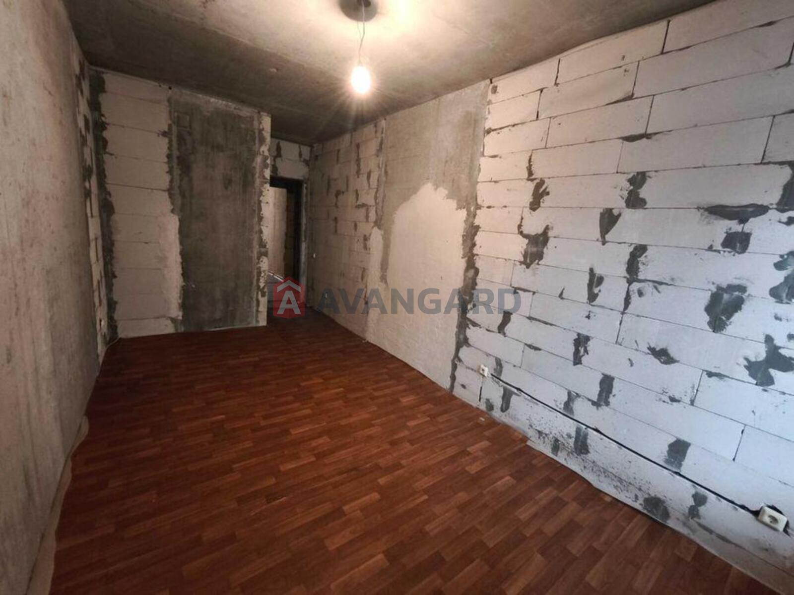 3 ��. ��������, 93/-/12 ��. �., 20/25 ������ ���� 8