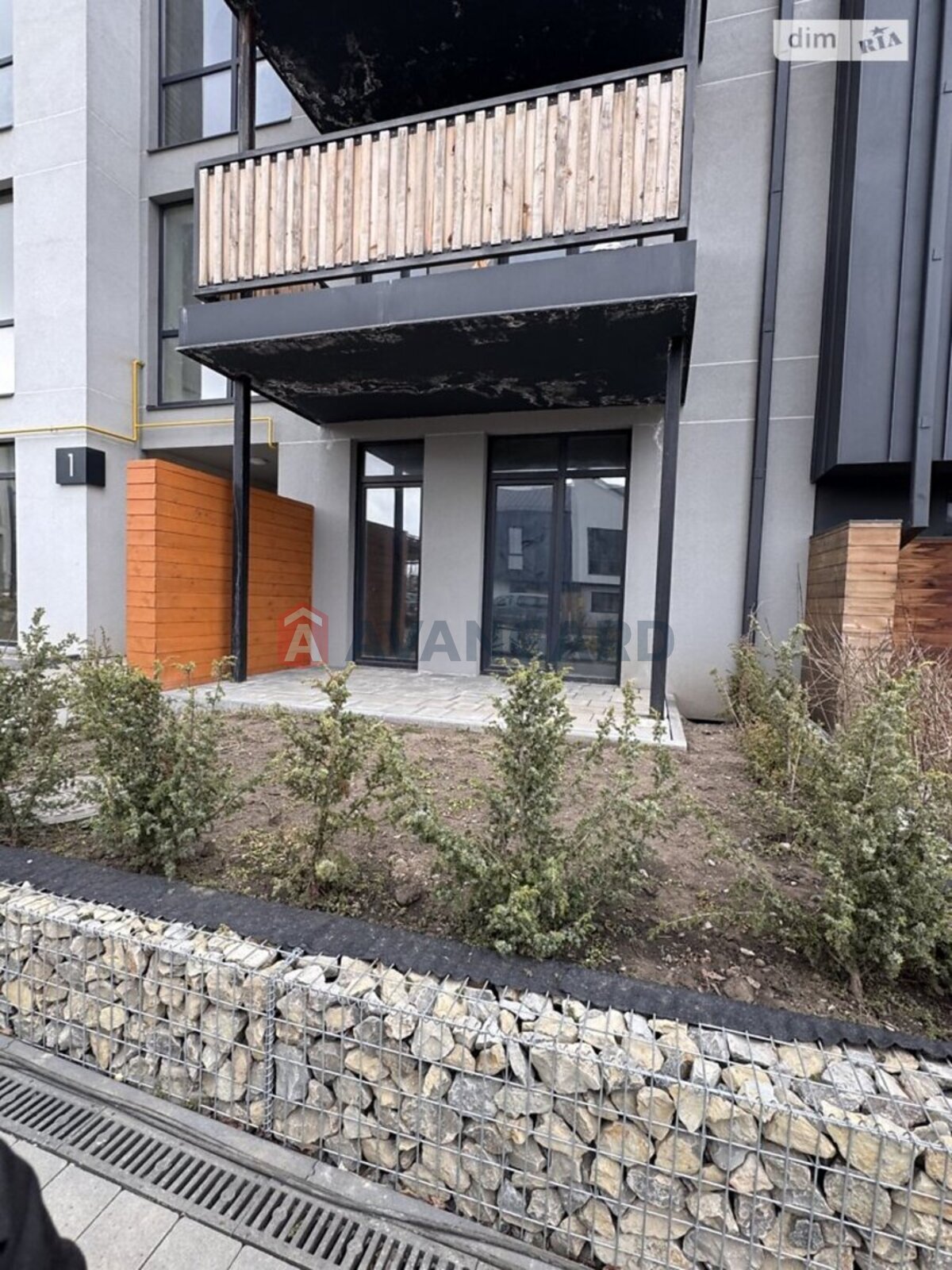 1 ��. ��������, 44/11/23 ��. �., 1/4 ������ ���� 5