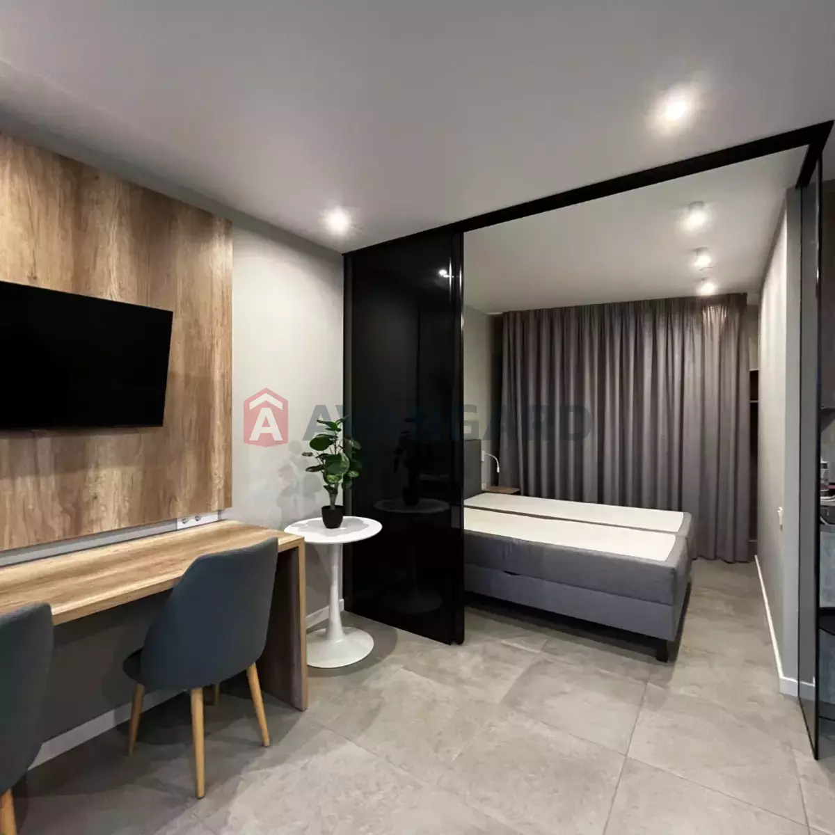 1 . , 43/-/- . ., 4/26   5