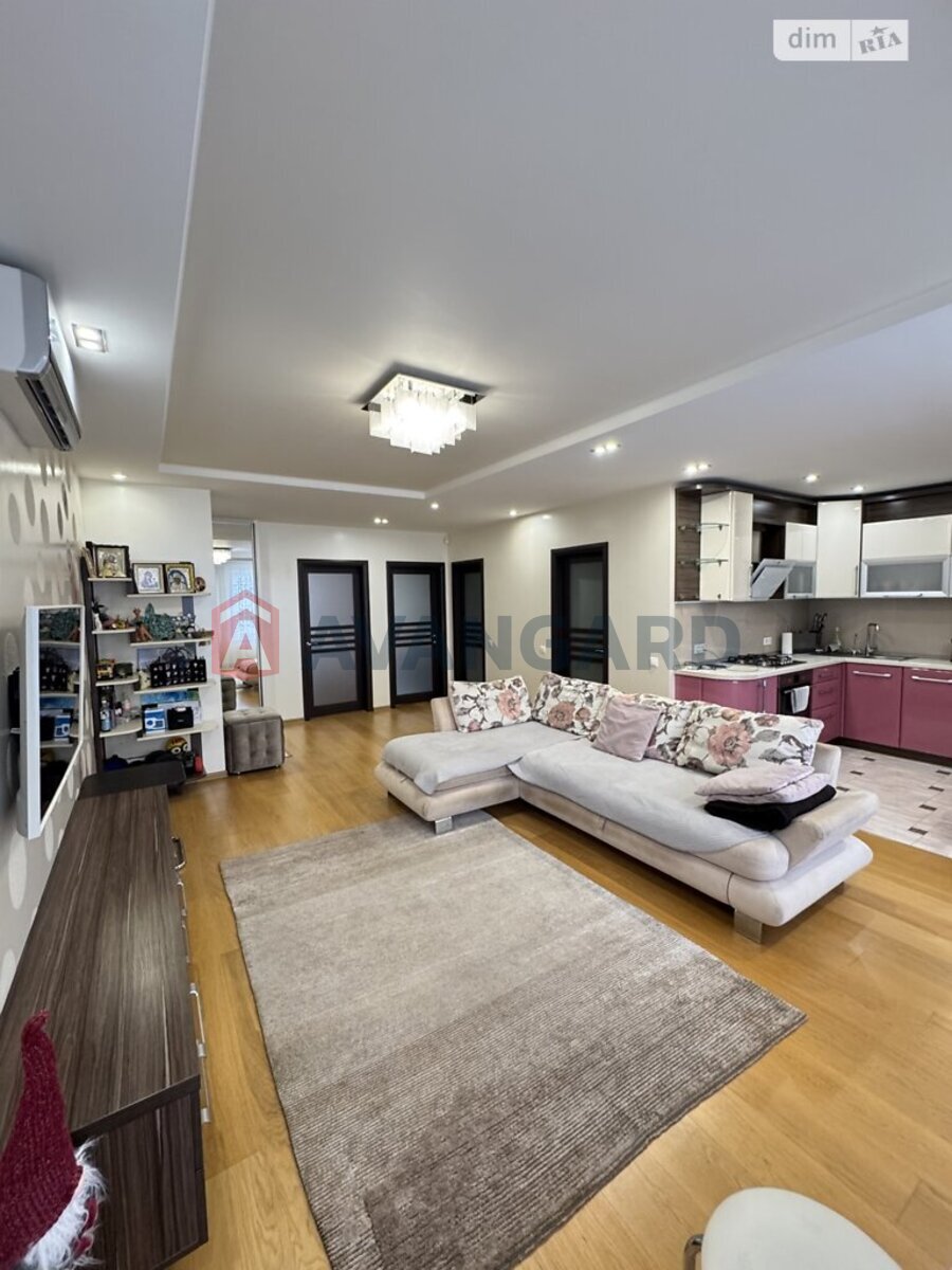 3 ��. ��������, 83/46/16 ��. �., 3/9 ������ ���� 2