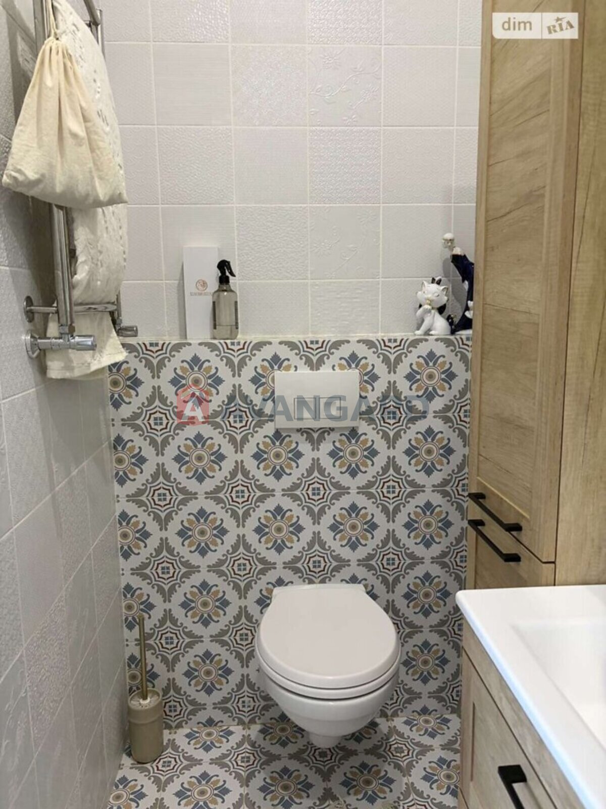 3 ��. ��������, 90/-/- ��. �., 8/8 ������ ���� 18
