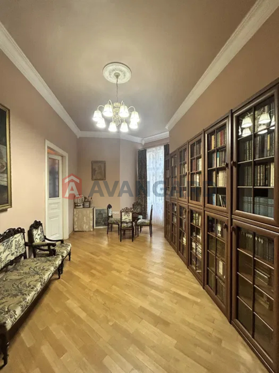 3 ��. ��������, 102/-/12 ��. �., 4/5 ������ ���� 2