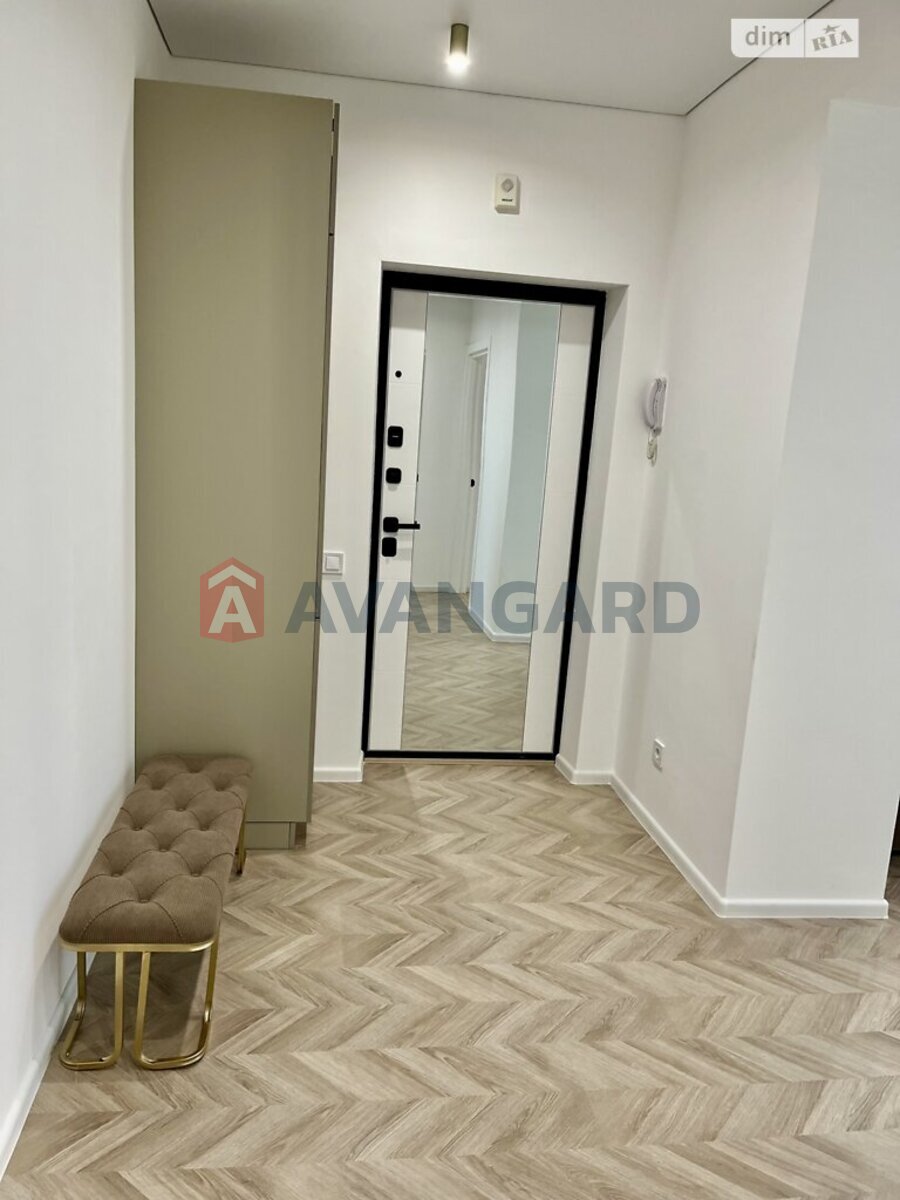 2 ��. ��������, 70/29/23 ��. �., 7/8 ������ ���� 12