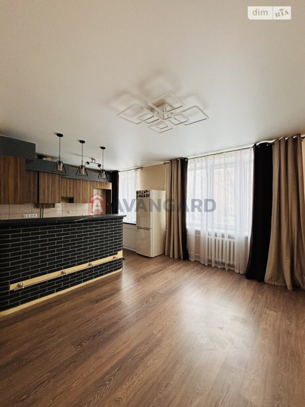 3 ��. ��������, 74/-/- ��. �., 2/4 ������ ���� 4