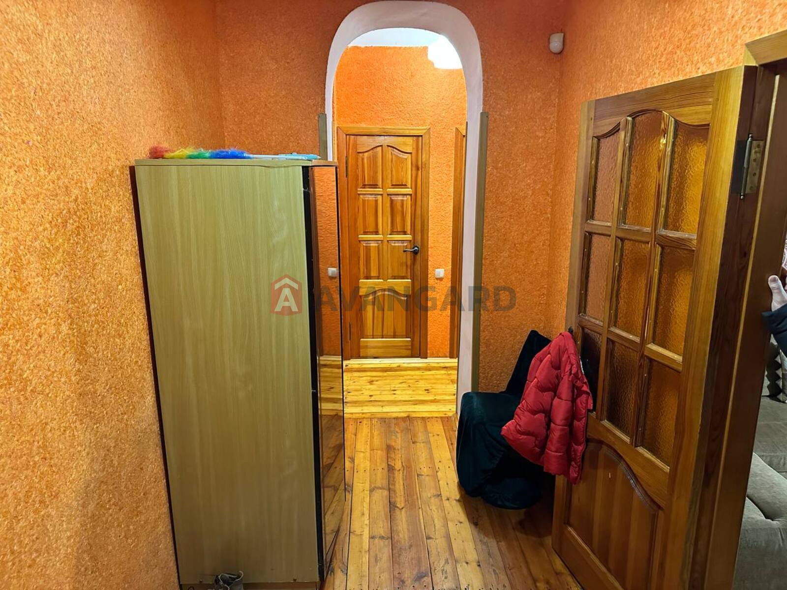 3 ����. ��������, 71/40/8 ��. �., 3/3 ���� ���� 8