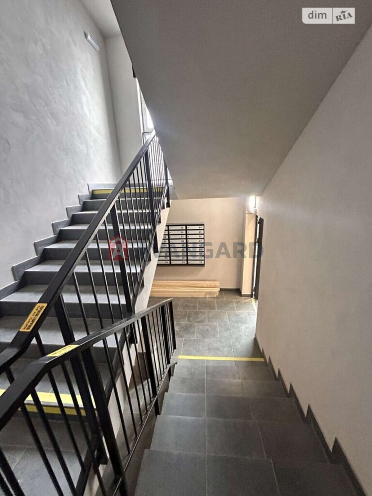 1 ��. ��������, 42/14/20 ��. �., 3/10 ������ ���� 25