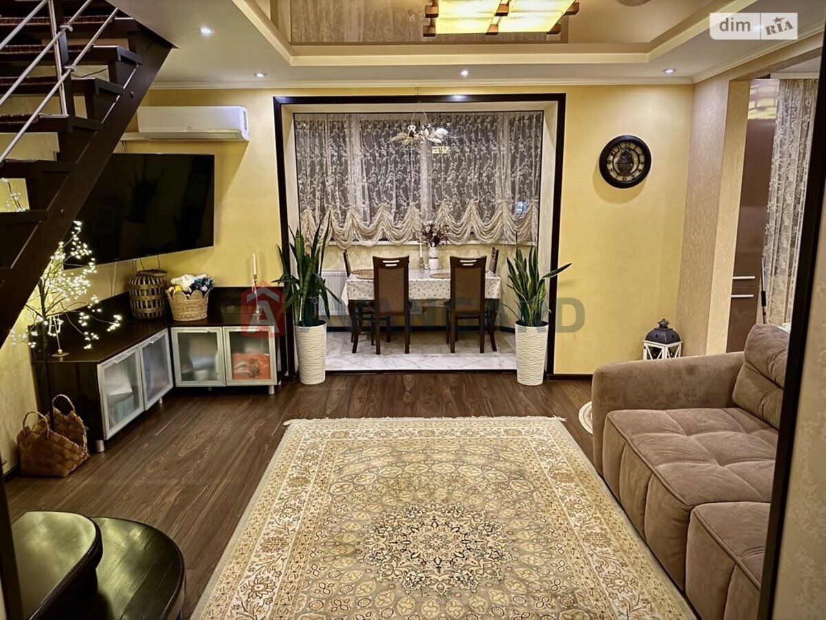 3 ����. ��������, 93/53/35 ��. �., 4/5 ���� ���� 10